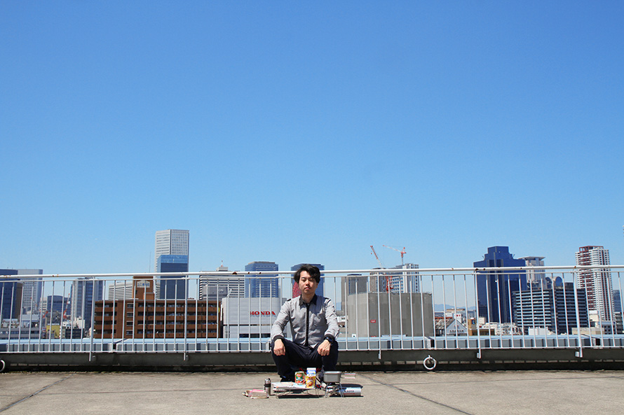 【第一回ヤマメシならなぬ屋上メシ】天気のいい日は屋上で一人飯!500円以下で作るじゃがりこリゾットを調理したよ